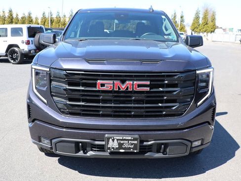 Used 2024 GMC Sierra 1500 Elevation AWD/4WD image 3