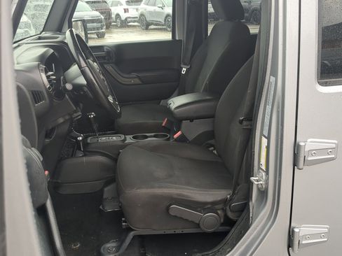 Used 2018 Jeep Wrangler Unlimited Sport S image 11
