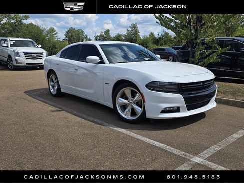 Used 2015 Dodge Charger R/T RWD image 3