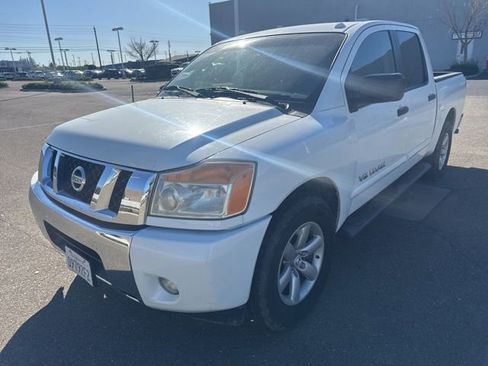 Used 2014 Nissan Titan SV w/ SV Value Truck Package image 2
