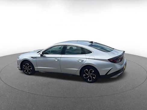 Used 2025 Hyundai Sonata SEL FWD image 10