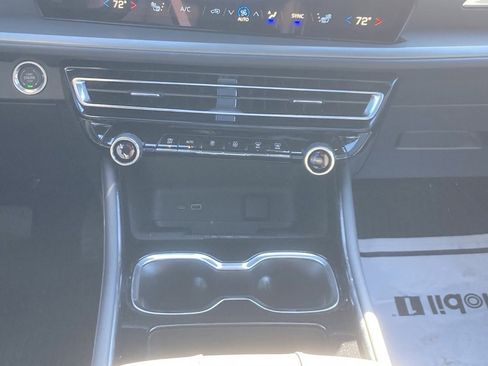 New 2025 Chevrolet Traverse LT w/ Sun and Wheel Package image 19