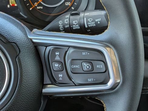 Used 2024 Jeep Wrangler Unlimited Sahara w/ Technology Group AWD/4WD image 21