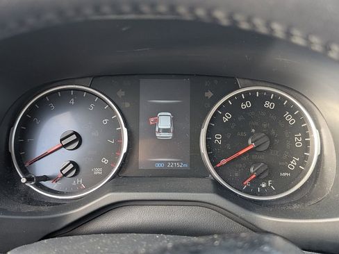 Used 2021 Toyota RAV4 XLE Premium image 31