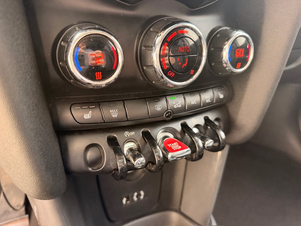 Used 2017 MINI Cooper 4-Door Hardtop FWD image 12