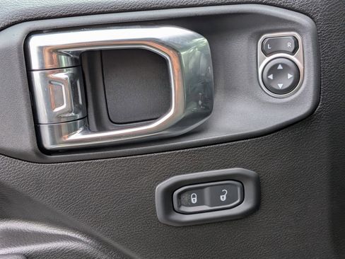 New 2025 Jeep Gladiator Sport AWD/4WD image 11