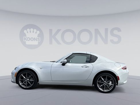 Used 2017 MAZDA MX-5 Miata RF Grand Touring image 2