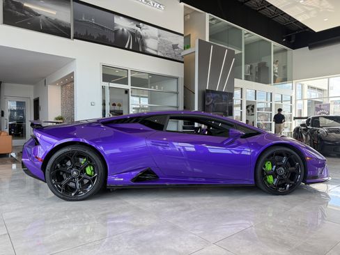 Used 2023 Lamborghini Huracan Tecnica image 5
