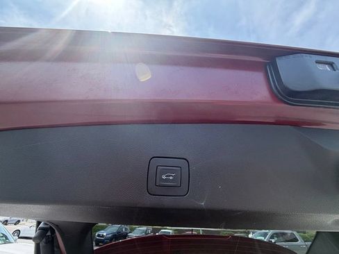 Used 2023 Buick Encore GX Select w/ Sport Touring Package FWD image 19