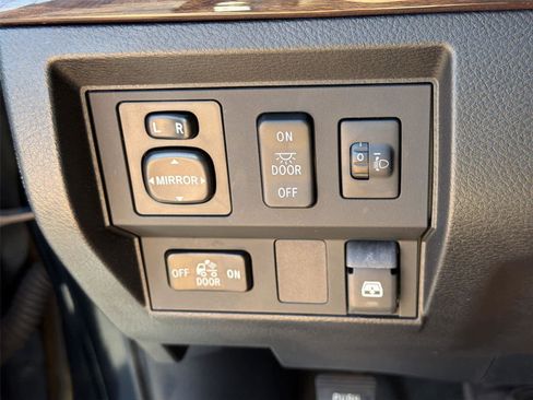 Used 2014 Toyota Tundra Limited RWD image 38