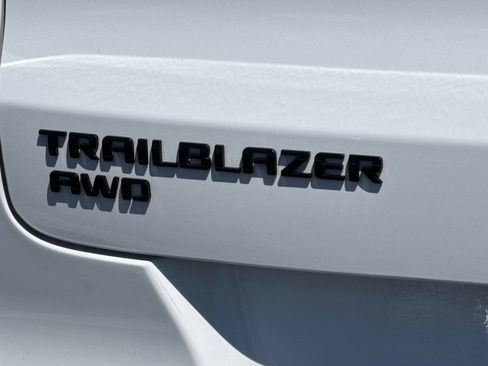 Used 2023 Chevrolet TrailBlazer RS w/ Sun and Liftgate Package AWD/4WD image 47
