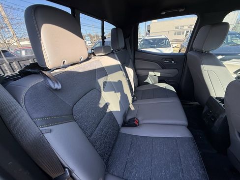 Used 2024 Chevrolet Colorado ZR2 w/ Technology Package image 31