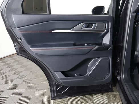 Used 2025 Ford Explorer ST-Line w/ ST-Line Street Pack AWD/4WD image 25