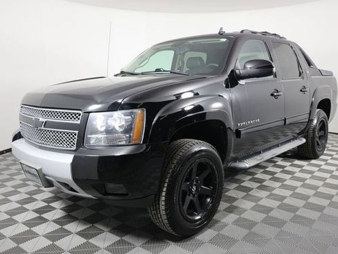 Used 2012 Chevrolet Avalanche LT w/ Suspension Package, Off-Road image 5