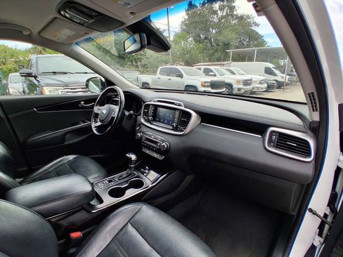 Used 2019 Kia Sorento EX FWD image 25