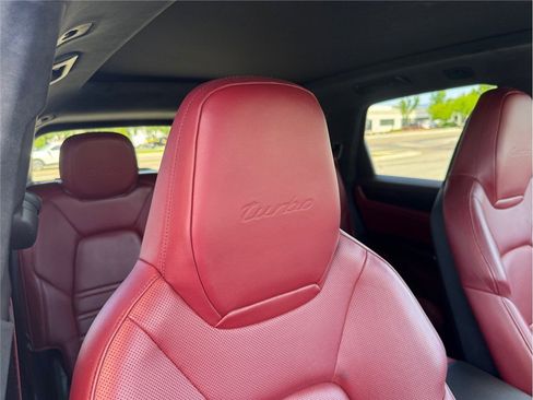 Used 2019 Porsche Cayenne Turbo AWD/4WD image 41