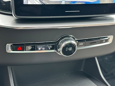 New 2026 Volvo XC90 B6 Plus AWD/4WD image 17
