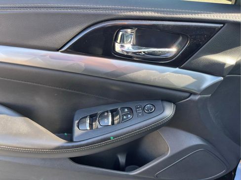 Used 2019 Nissan Maxima 3.5 SV FWD image 10