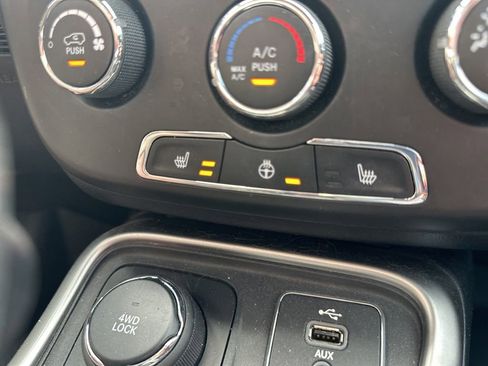 Used 2018 Jeep Compass Latitude w/ Cold Weather Group AWD/4WD image 26