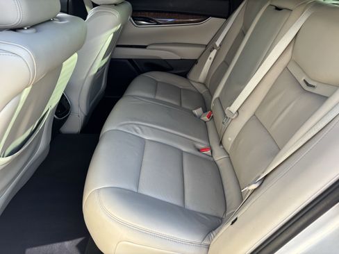 Used 2019 Cadillac XTS Luxury image 15