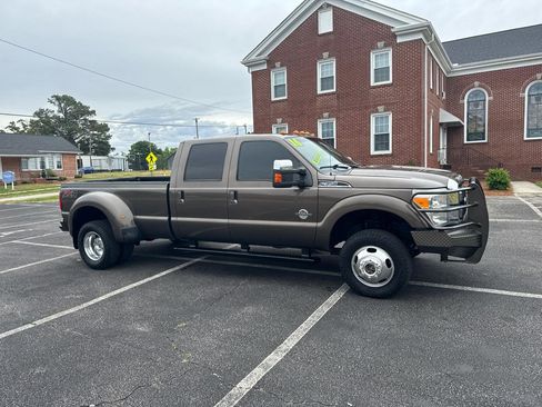 Used 2016 Ford F350 Lariat w/ Lariat Ultimate Package AWD/4WD image 2