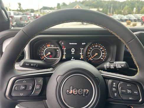 New 2024 Jeep Wrangler Unlimited Sport image 39