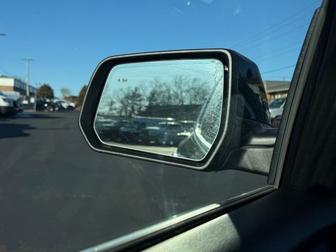 Used 2023 GMC Acadia Denali w/ Black Diamond Edition image 20