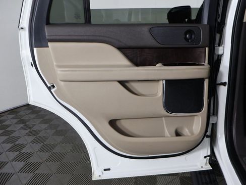 Used 2022 Lincoln Navigator Reserve AWD/4WD image 33