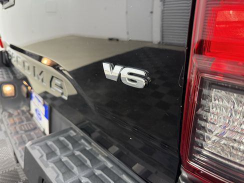 Used 2021 Toyota Tacoma SR image 9