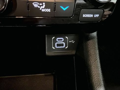 Used 2022 Jeep Compass Limited w/ Sun and Sound Group AWD/4WD image 16