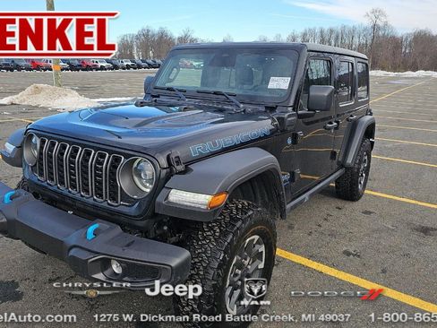 Used 2025 Jeep Wrangler Unlimited Rubicon 4xe w/ Convenience Group AWD/4WD image 1