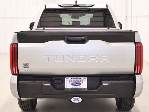 Used 2025 Toyota Tundra SR5 w/ SR5 Convenience Package AWD/4WD image 8