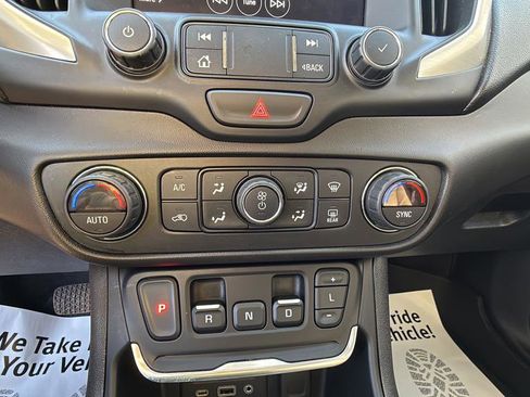 Used 2021 GMC Terrain SLT w/ Elevation Edition image 24