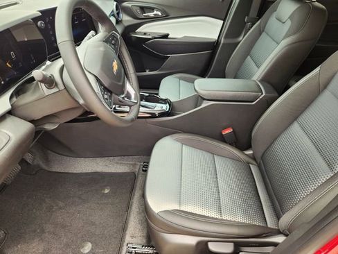 New 2026 Chevrolet Trax LT w/ Driver Confidence Package FWD image 11