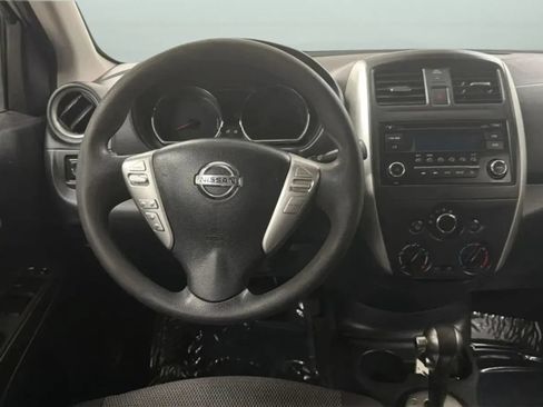 Used 2016 Nissan Versa SV FWD image 10