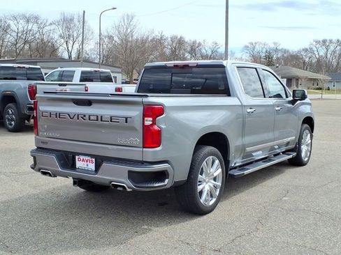 Used 2024 Chevrolet Silverado 1500 High Country w/ High Country Premium Package image 3