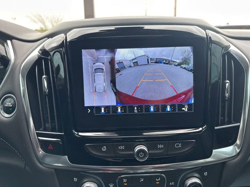 Used 2021 Chevrolet Traverse High Country FWD image 59