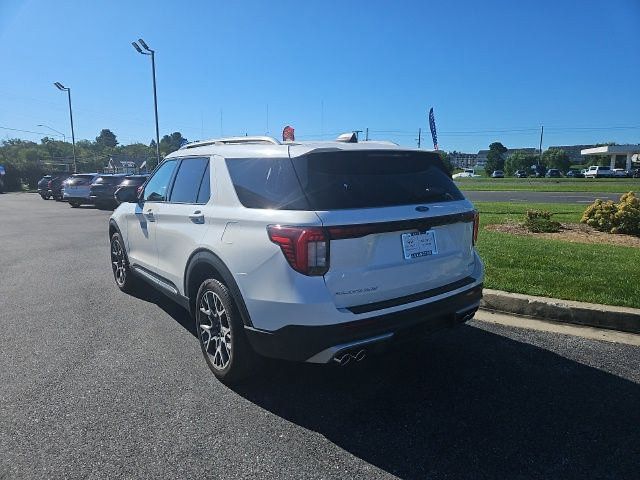 Used 2025 Ford Explorer Platinum w/ Ultimate Package AWD/4WD image 2