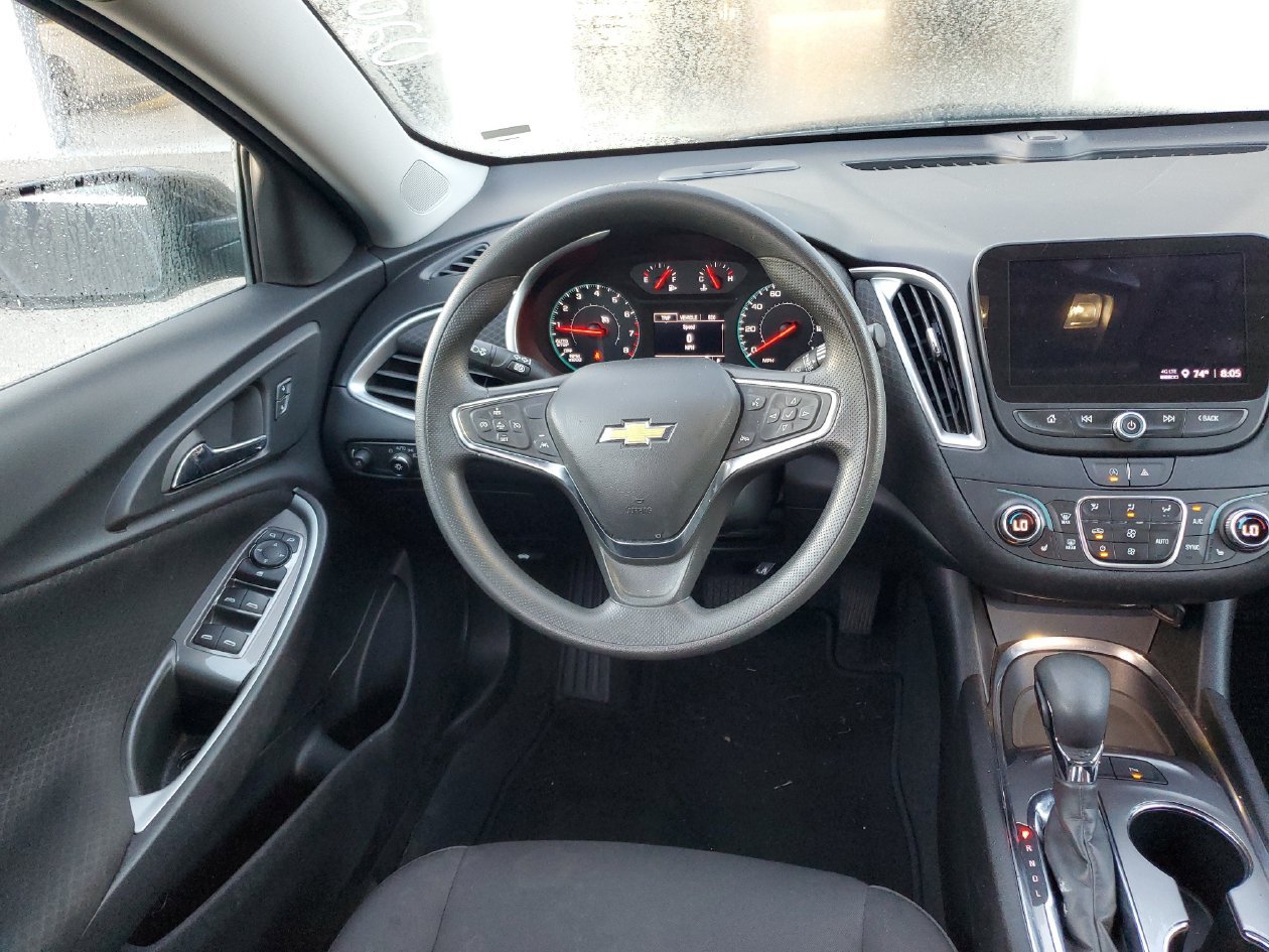Used 2025 Chevrolet Malibu LT FWD image 13