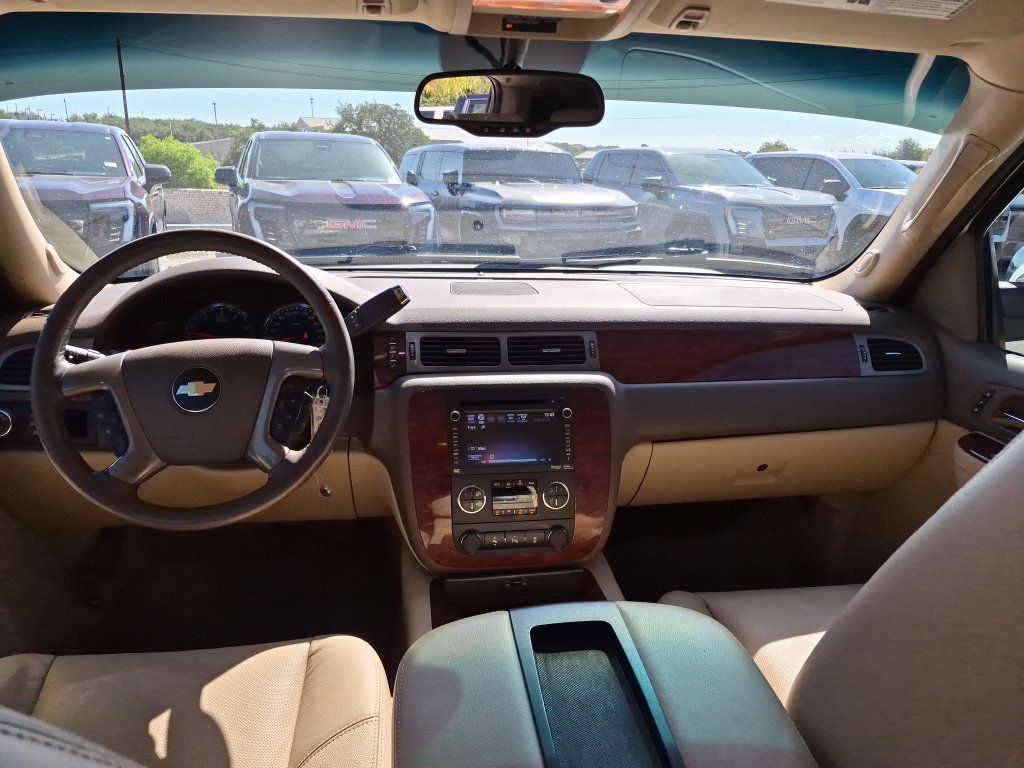 Used 2013 Chevrolet Tahoe LTZ RWD image 32