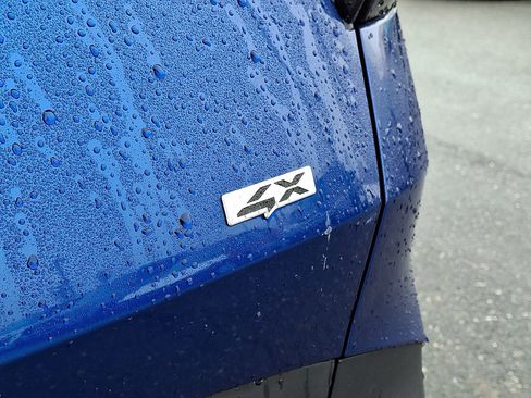 Used 2023 Kia Sportage EX image 32