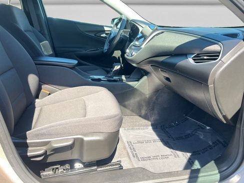 Used 2023 Chevrolet Malibu LT FWD image 16