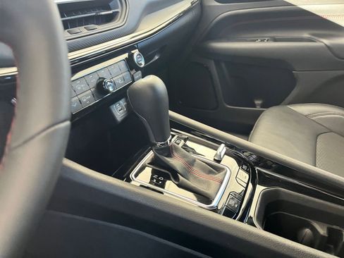 Used 2025 Jeep Compass Trailhawk w/ Trailer Tow Group image 41