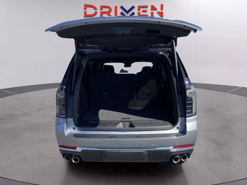 New 2026 Chevrolet Suburban Premier image 31
