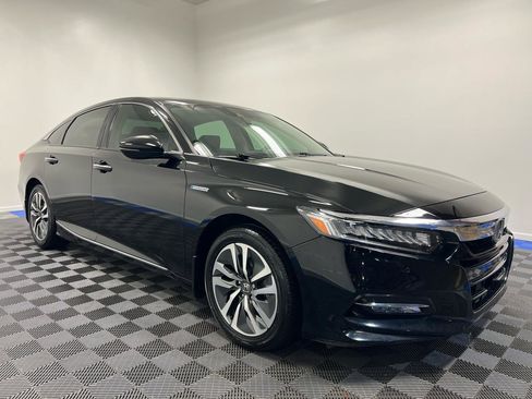 Used 2018 Honda Accord Touring image 1