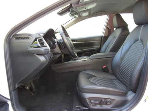 Used 2024 Toyota Camry SE FWD image 10