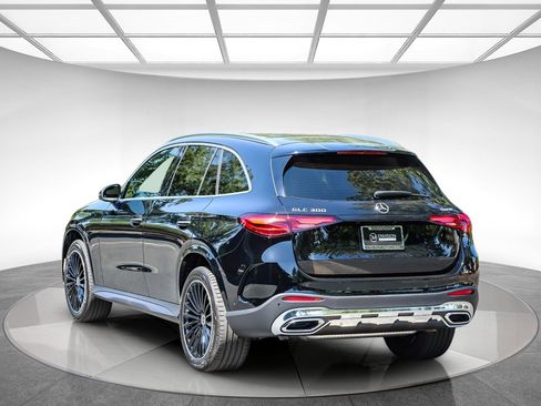 New 2025 Mercedes-Benz GLC 300 4MATIC image 2