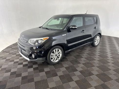 Used 2017 Kia Soul + w/ Primo Package FWD image 3
