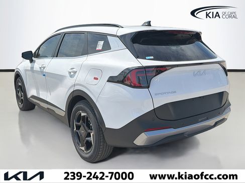 New 2026 Kia Sportage EX FWD image 4