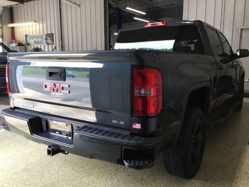 Used 2017 GMC Sierra 1500 SLE w/ SLE Value Package AWD/4WD image 4